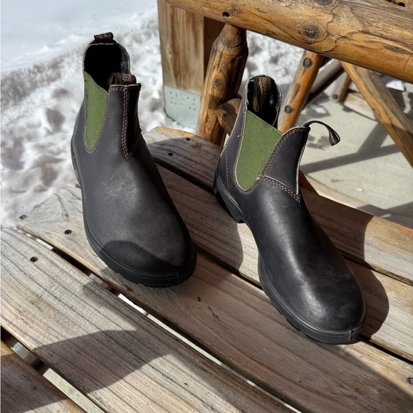 Blundstone Men's Dark Brown Boots with Green Elastic - Picture 3 of 6